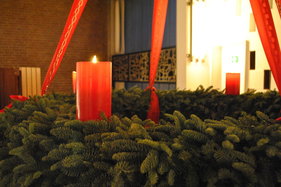 Adventskranz in der Auferstehungskirche