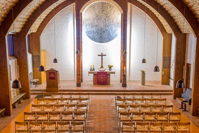 Der Innenraum der St. Thomas-Kirche zu Lübeck - Copyright: Ev.-Luth. Kirchengemeinde Marli-Brandenbaum (Foto: Karl Heilmann)