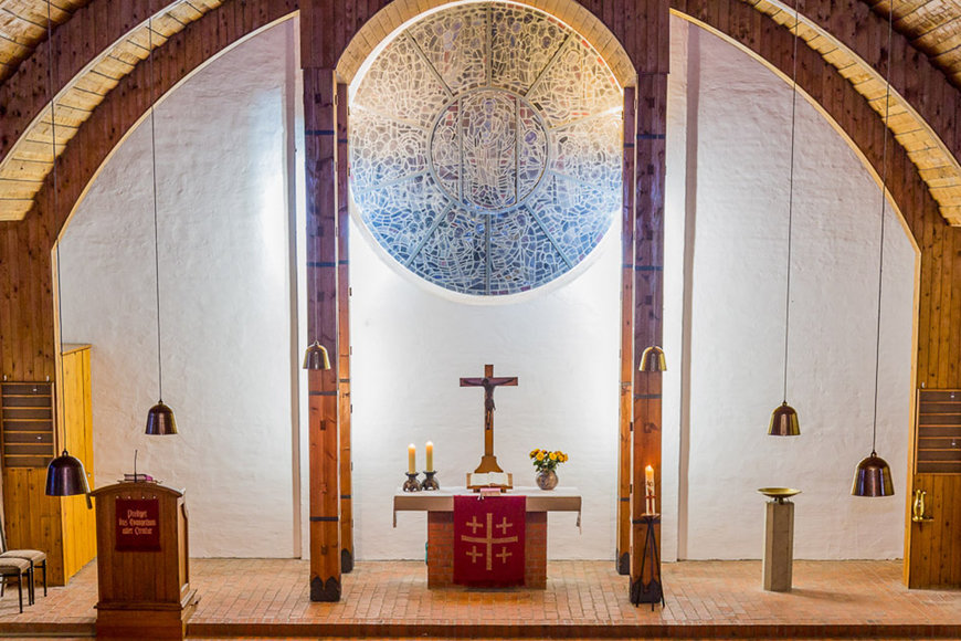 Altarraum der St. Thomas-Kirche zu Lübeck - Copyright: Ev.-Luth. Kirchengemeinde Marli-Brandenbaum, Foto: Hellmann
