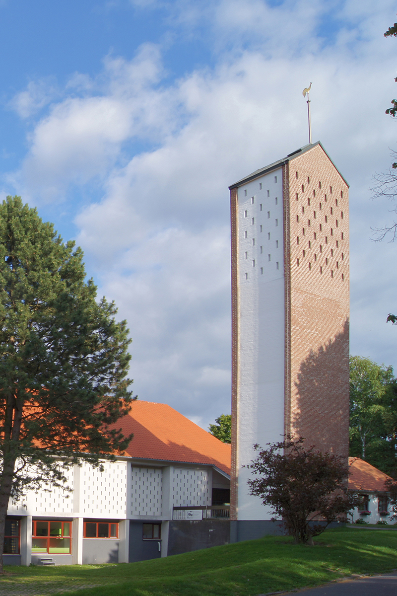 Außenansicht der Auferstehungs-Kirche Lübeck